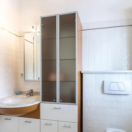 2 Bedroom Cozy In Apartment Banjole