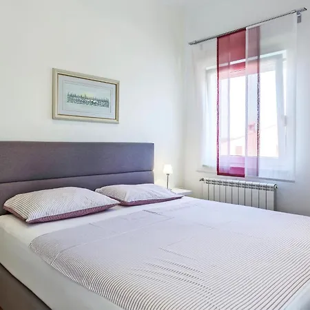 2 Bedroom Cozy In * Banjole